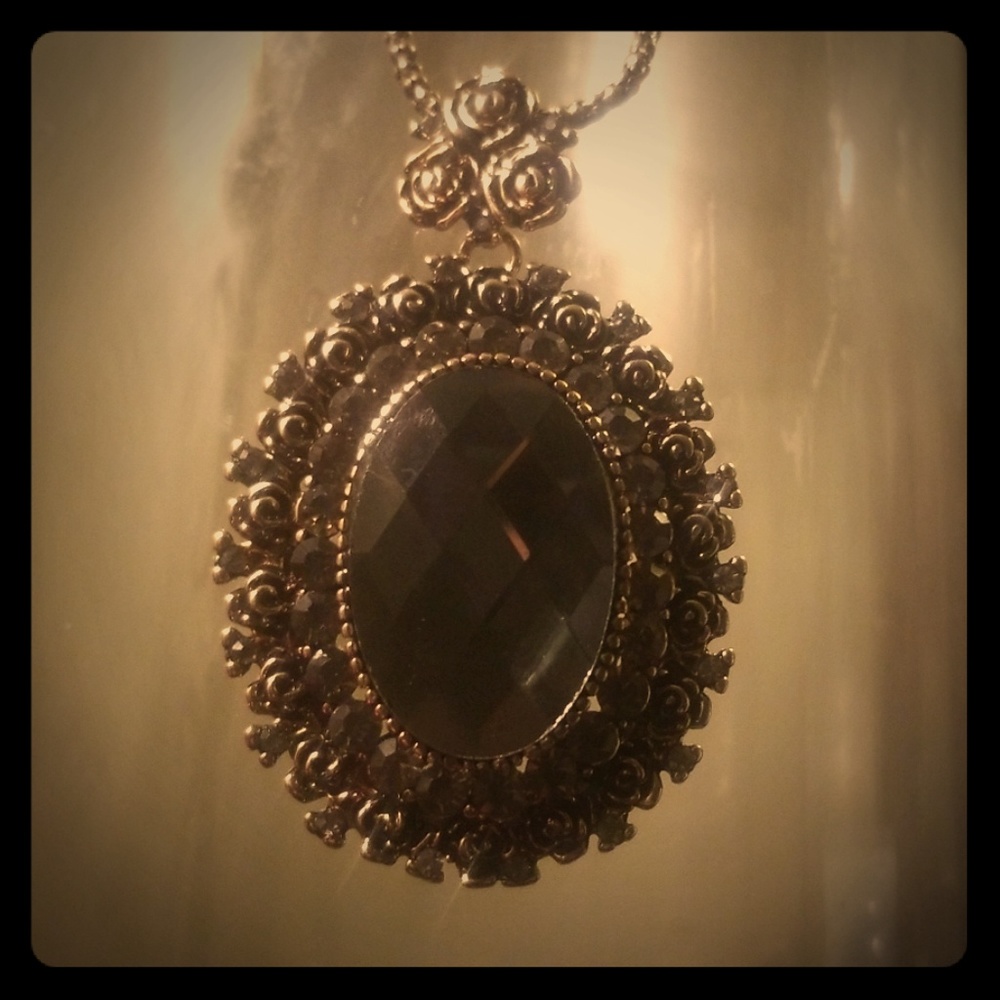 Vintage Broach style pendant necklace